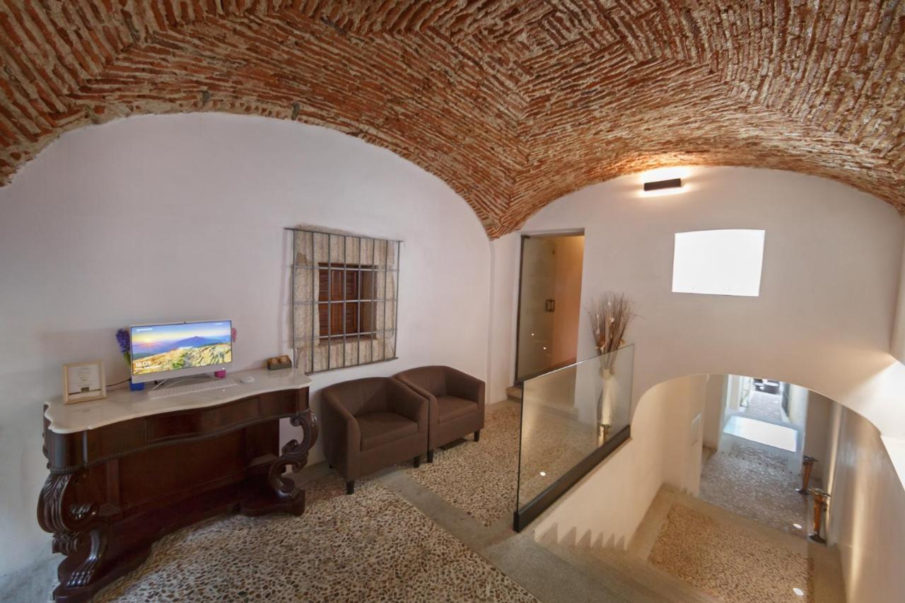 Caceres Deluxe Apartment Exterior photo