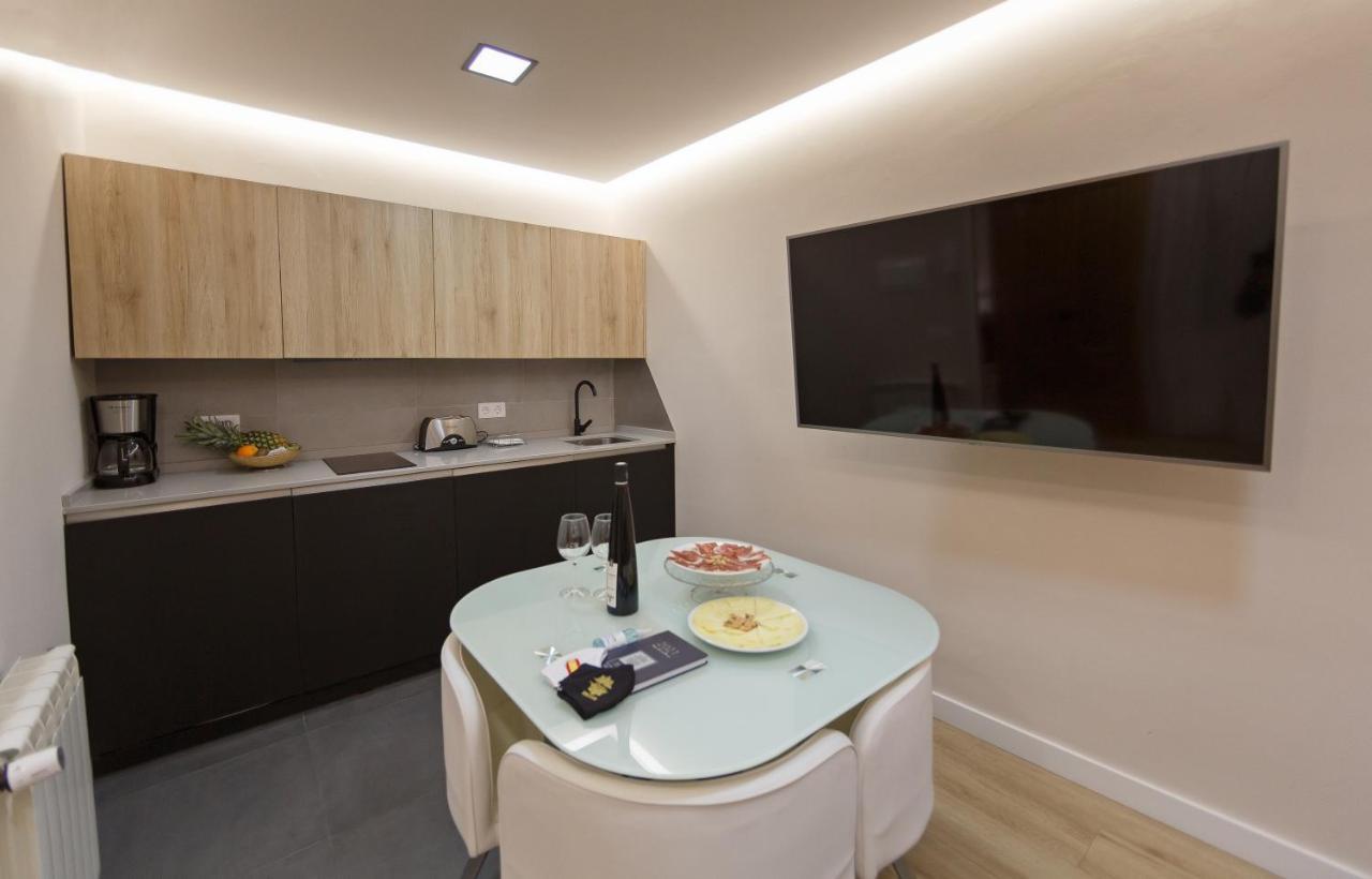 Caceres Deluxe Apartment Exterior photo