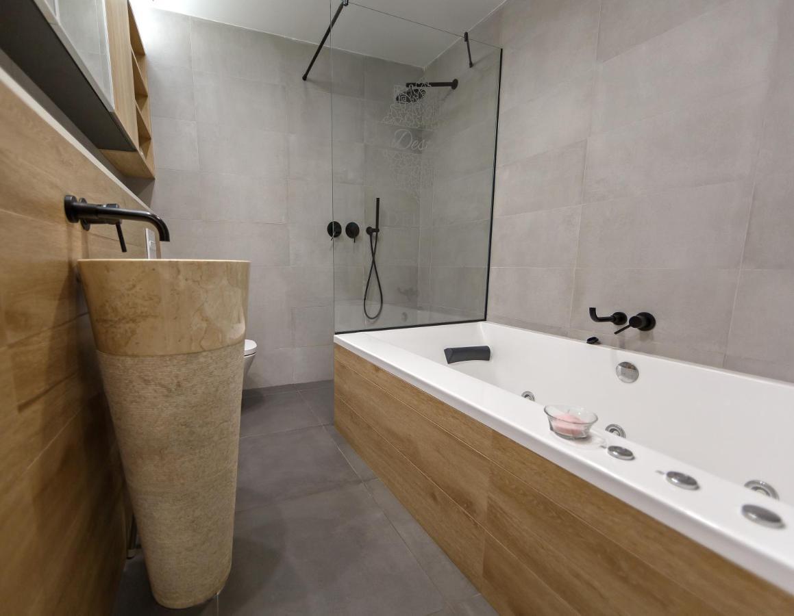 Caceres Deluxe Apartment Exterior photo